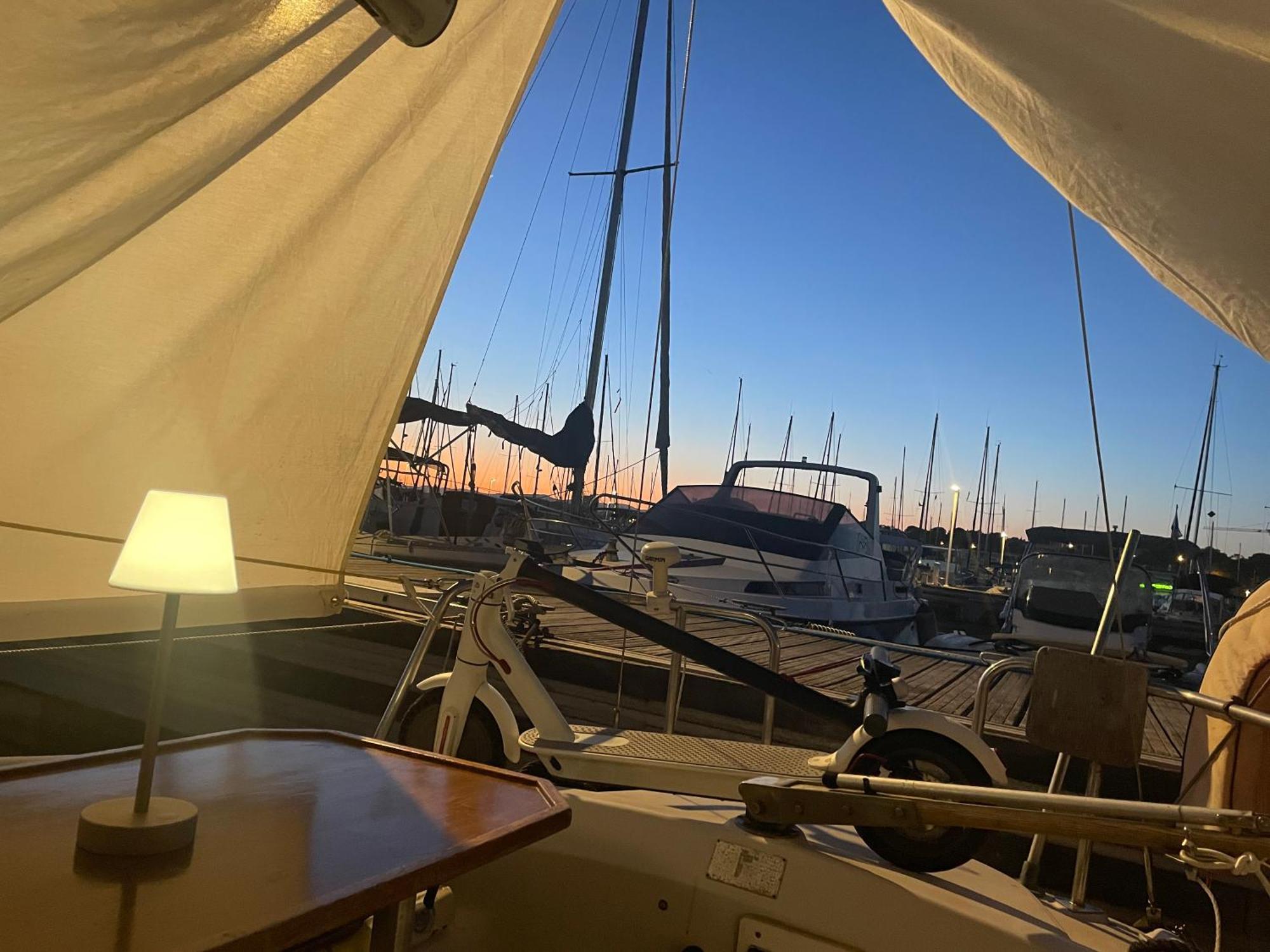 Yacht Studio Galarne Saint-Raphaël Exterior foto
